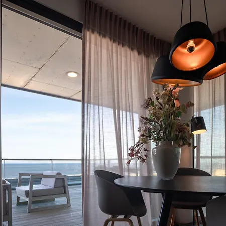 Luxury Seaview For 4 Apartment *
